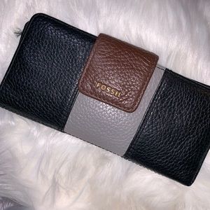 Fossil wallet